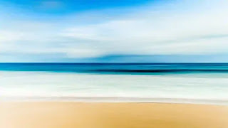 海岸から望む海